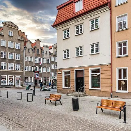 Four Lions - Billberry Gdansk