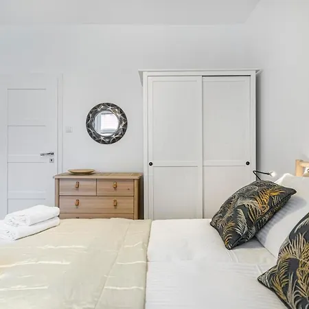 Four Lions - Billberry